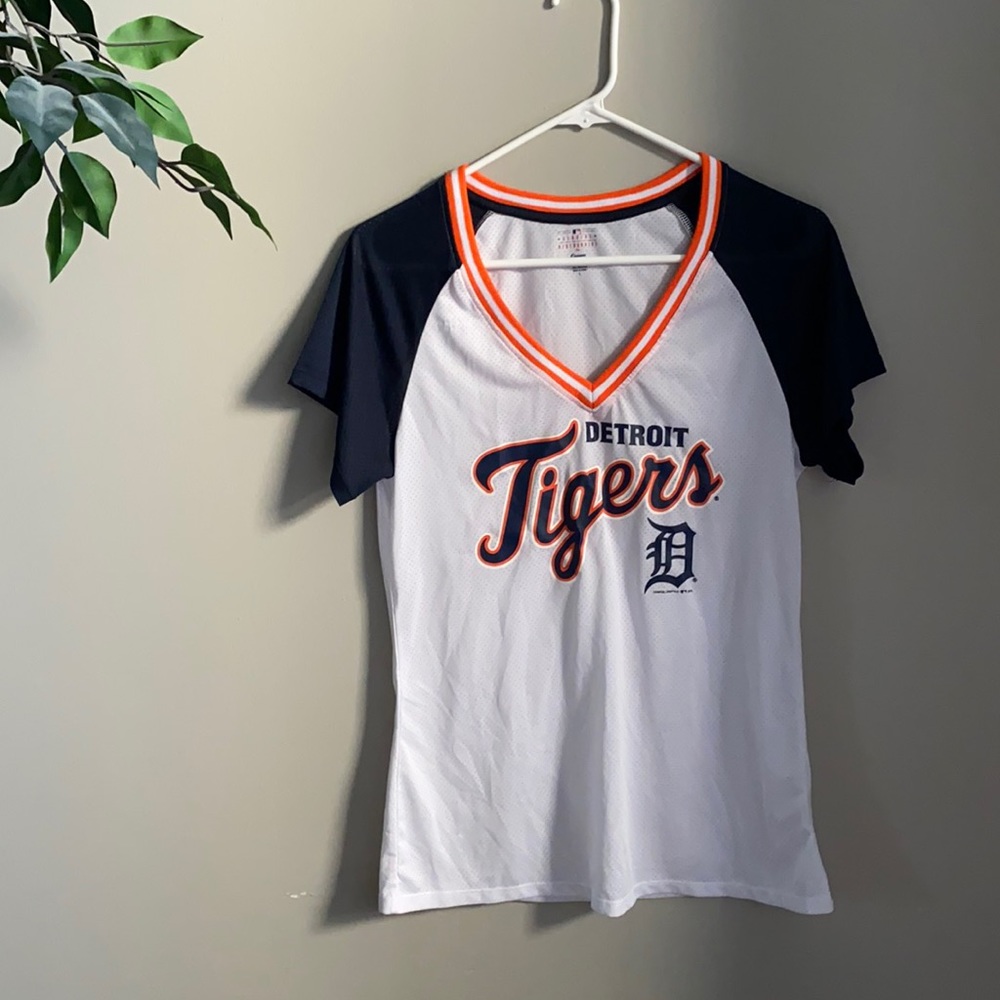 Short Sleeved Mesh Detroit Tigers V-neck